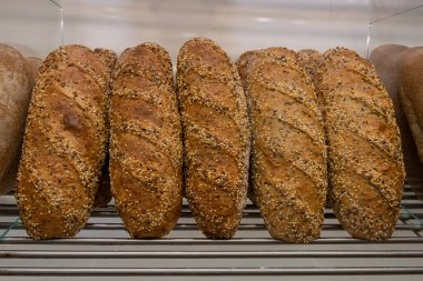 Esnaf fırıncı ve pasta şefi. Bir pastanede ekmek ayrıntıları