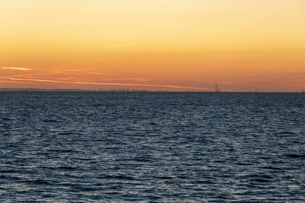 Ανατολή Ηλίου Πάνω Από Θάλασσα Από Την Παραλία Και Havre — Φωτογραφία Αρχείου
