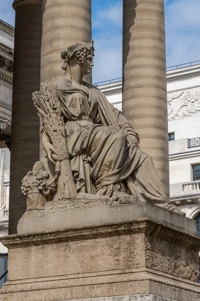 Вид Скульптуру Межами Палацу Бронніарт — стокове фото