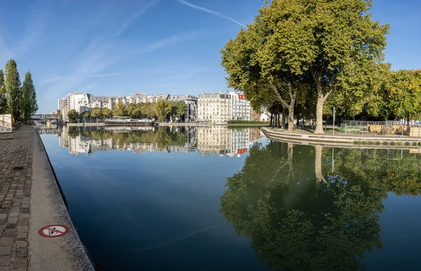 Villette Park Utsikt Över Kanalen Bassängen Villetten Med Speglar — Stockfoto