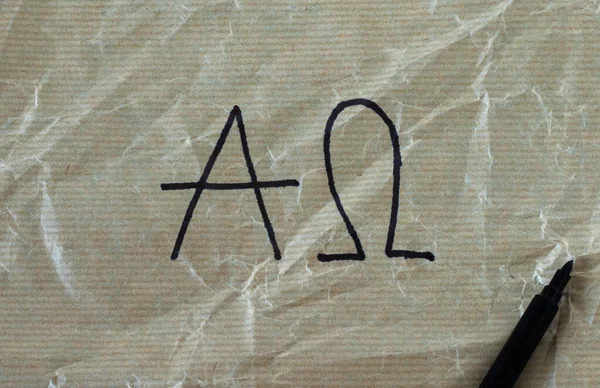 Letras Alfa Omega Escritas Mano Papel Arrugado Con Marcador Negro — Foto de Stock