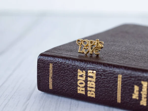 Deus Mensagem Citação Amor Escrita Com Letras Ouro Livro Bíblico — Fotografia de Stock