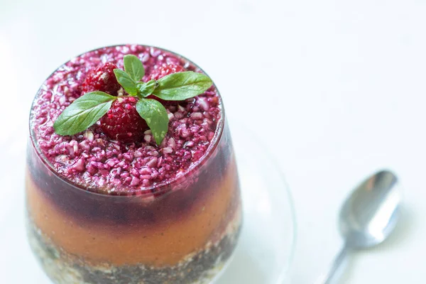 Vegan Smoothie Βατόμουρο Φρούτα Σπόρους Chia Και Βρώμη Διακοσμημένα Φρέσκο — Φωτογραφία Αρχείου