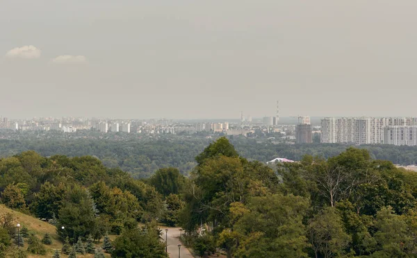 Güzel şehir Kyiv 'in manzara manzarası.