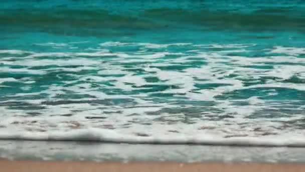 청록색 물의 평화 로운 느낌 — 비디오