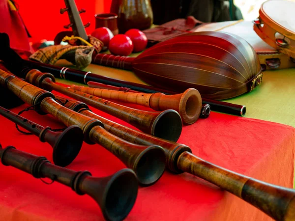 Reencenação Histórica Medieval Variedade Instrumentos Musicais Como Flautas Trombetas Alaúde — Fotografia de Stock
