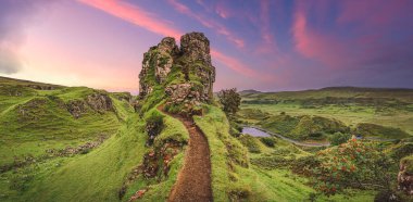Fairy Glen tepeleri dairesel, spiral şekilli diziliş, Uig, Portree, İskoçya, İngiltere