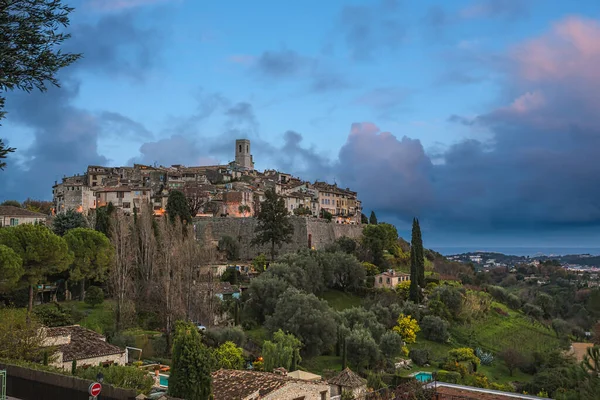 Bela arquitetura medieval da cidade de Saint Paul de Vence em Riviera Francesa, França — Fotografia de Stock