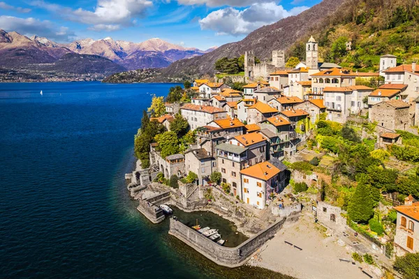 Vista aérea da aldeia Corenno Plinio, Lago de Como, Itália — Fotografia de Stock