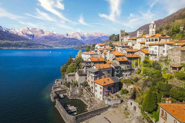 Vista aérea da aldeia Corenno Plinio, Lago de Como, Itália — Fotografia de Stock