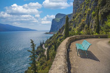 Garda Gölü 'nün batı yakası. Strada della Forra, Tremosine, Limon Konsolosu Garda, Garda Lake, Brescia Eyaleti, Lombardy, İtalya. 