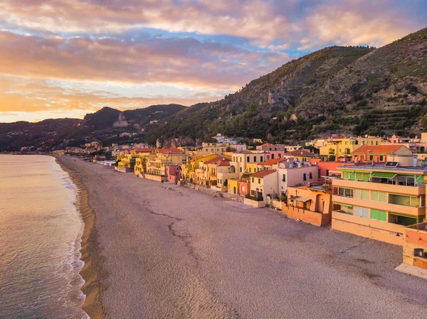 파렌하이트에서는 종류의 해변을 수있다 이탈리아 리구리아 고품질 — 스톡 사진
