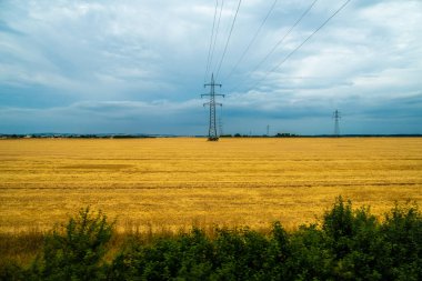 Tren penceresinden güzel manzara manzarası.