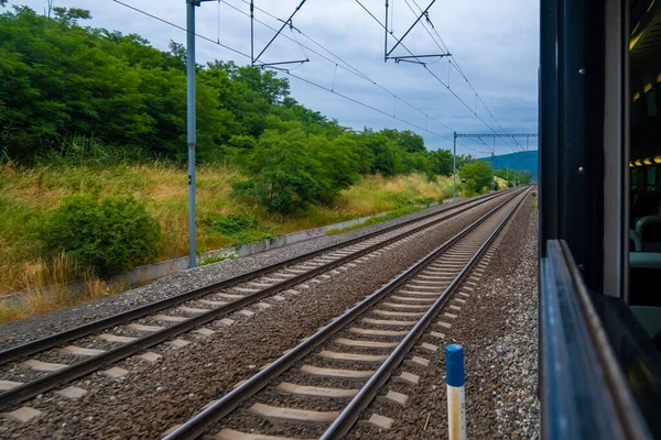 Blick Aus Dem Zugfenster Auf Die Landschaft — Stockfoto