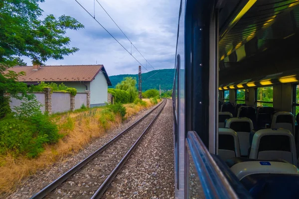 Blick Aus Dem Zugfenster Auf Die Landschaft — Stockfoto