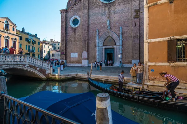 Venise Italie Août 2021 Vue Quelques Touristes Préparant Entrer Télécabine — Photo