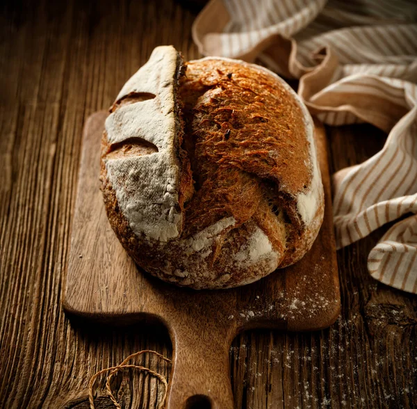 Pain Levain Fabriqué Selon Des Méthodes Traditionnelles Dans Une Boulangerie — Photo