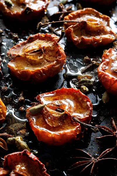 Tarçın Kakule Eklenmiş Balla Pişirilmiş Elmalar Yakın Plan Görüntü Sağlıklı — Stok fotoğraf