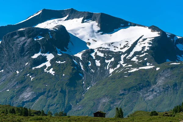 Норвегия Августа Норвежские Хижины Дикой Природе Большими Горами Снегом — стоковое фото