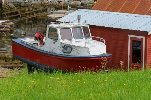 Tafjord Norway 2020 June Old Red Rustic Fishing Boat Green — Stock Photo, Image