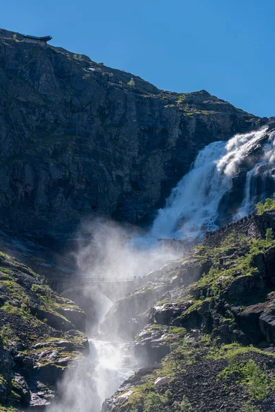 Trollstigen Νορβηγία 2020 Ιουνίου Μεγάλος Καταρράκτης Πρέπει Περάσει Κατά Την — Φωτογραφία Αρχείου