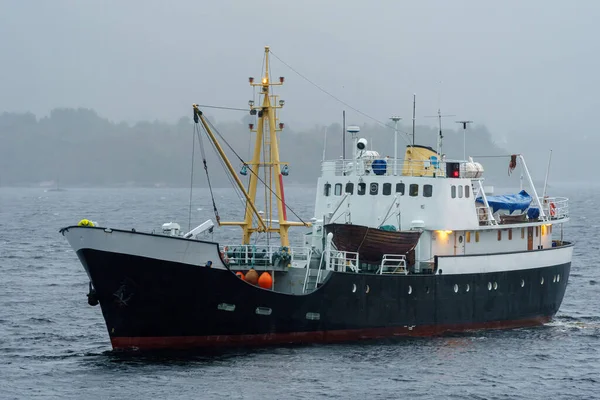 Ulsteinvik Norway Setembro Velho Navio Aço Preto Branco Mar — Fotografia de Stock