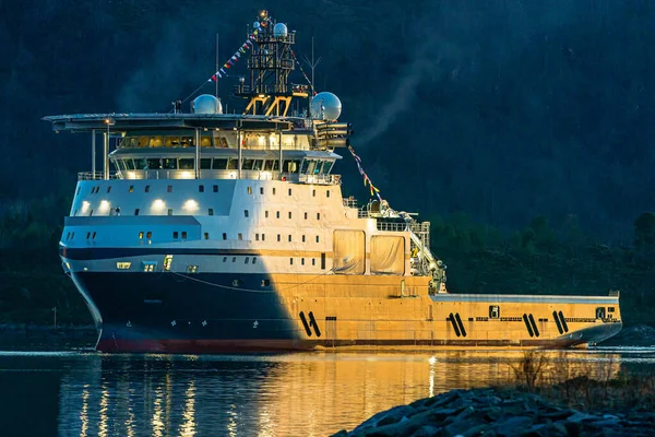 Ulsteinvik Noruega Fevereiro 2020 Offshore Nova Embarcação Ilha Vitória Navegando — Fotografia de Stock