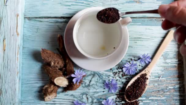 Preparación Una Saludable Infusión Sustituto Café Hecha Con Raíz Achicoria — Vídeos de Stock