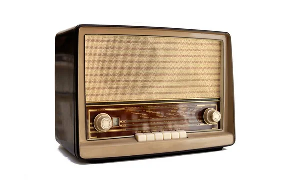 Eski model analog radyo vintage, sabitlenmiş beyaz arkaplan