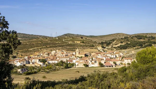 Las Parras de Castellote 'un genel manzarası, Maestrazgo, Teruel, Aragon' daki küçük kırsal bir kasaba.