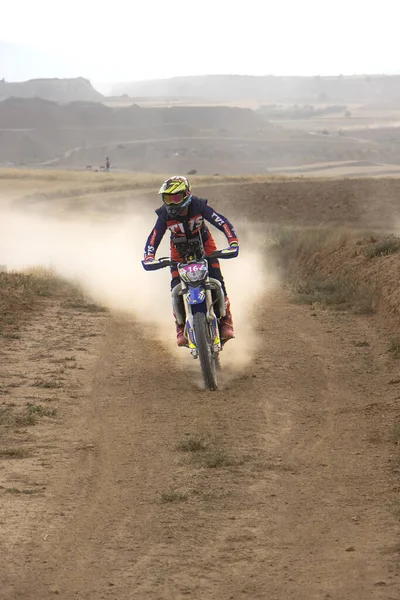 San Blas, Teruel, Aragon, İspanya, 22 Temmuz 2022, Baja Aragon 'un ön eleme safhası, yarı çöl bölgelerindeki yarış, yüksek sıcaklıklar, uluslararası takvim testi, motorsikletlerin zamanlaması