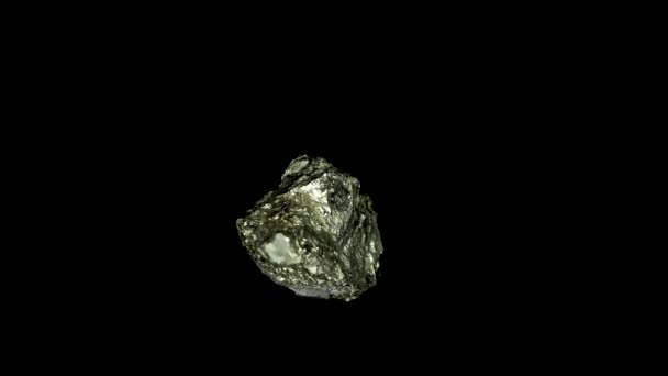 黄铁矿是一类硫化物矿物 其化学配方为Fes2 它由硫磺和铁组成 孤立的视频黑色背景 — 图库视频影像