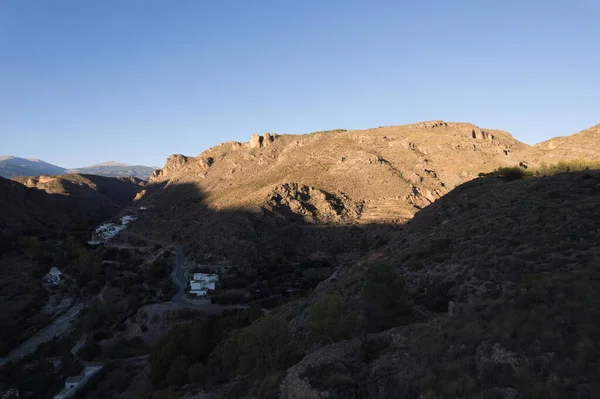 Paisaje Montañoso Sur España Hay Enormes Rocas Río Pasa Entre — Foto de Stock