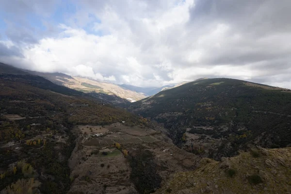 Berglandschap Van Sierra Nevada Zuid Spanje Zijn Bomen Struiken Lucht — Stockfoto