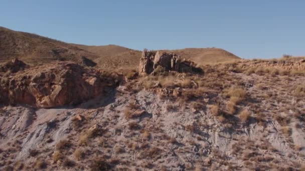 Video Una Zona Montañosa Sur España Hay Árboles Arbustos Cielo — Vídeos de Stock