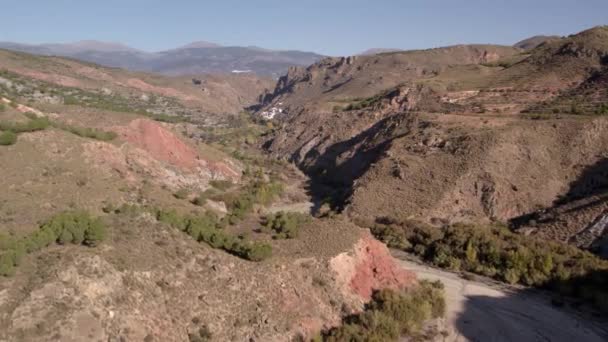 Paisaje Montañoso Sur España Hay Río Que Corre Través Del — Vídeos de Stock