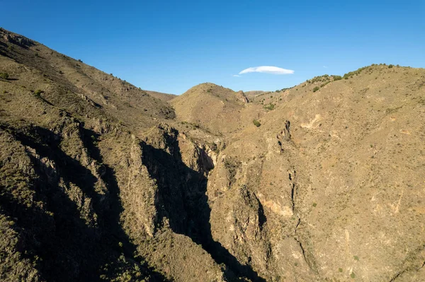 Berglandschap Het Zuiden Van Almeria Spanje Zijn Bomen Struiken Lucht — Stockfoto