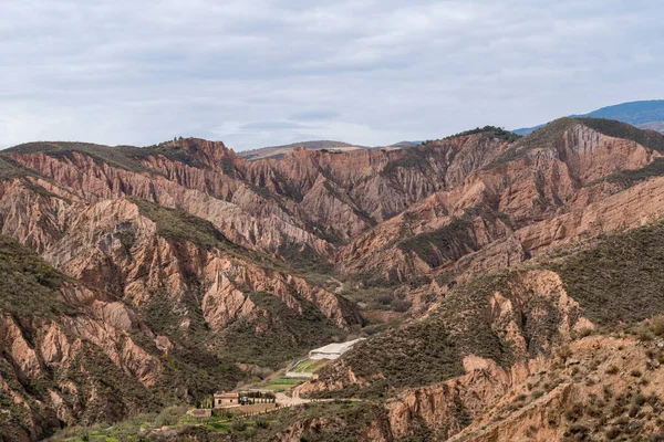 Гористой Местности Юге Андалусии Кусты Овраги Засушливая Область Небо Имеет — стоковое фото