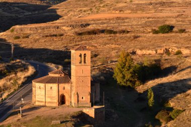 SEGOVIA, İspanya - 31 Ekim 2013: Segovia çevresinde yer alan Vera Cruz Kilisesi