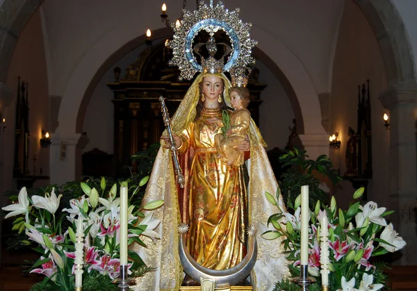 Кастуэра Испания Июня 2009 Года Статуя Девы Марии Внутри Церкви Стоковое Фото