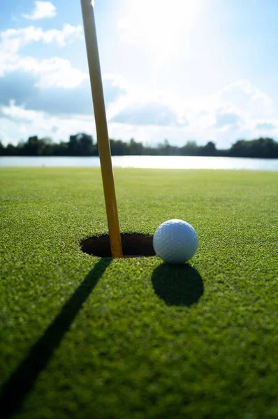 Bola Golf Hole — Stock Photo, Image