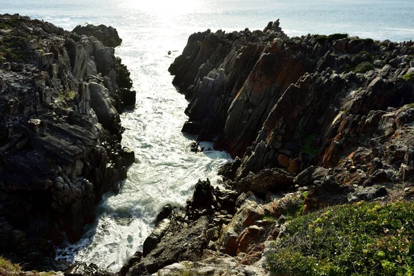 Stor Ravin Mellan Höga Silhuett Robusta Stenar Kelders Western Cape — Stockfoto