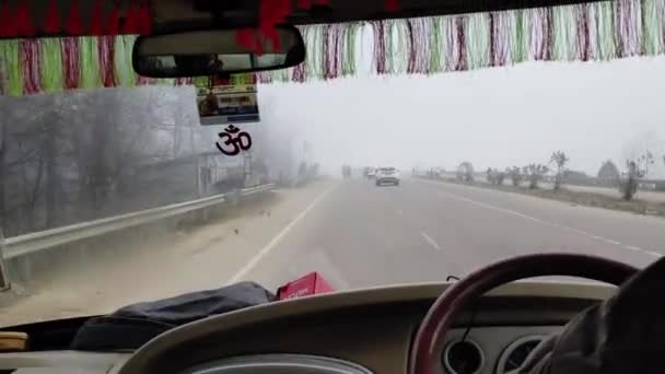 Himachal Pradesh Hindistan 2021 Otobüsü Yoğun Siste Kuzey Hindistan Sisinin — Stok video