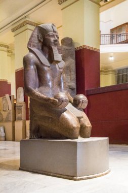 Mısır 'ın Kahire kentindeki Mısır Müzesi' nde dünyaca ünlü antik sergiler