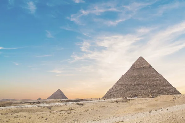 Μεγάλη Σφίγγα Φόντο Τις Πυραμίδες Των Φαραώ Cheops Khafren Και — Φωτογραφία Αρχείου