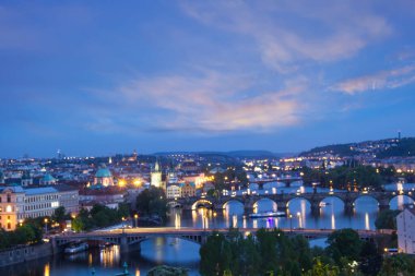 Çek Cumhuriyeti Prag 'daki St. Vitus Katedrali, Prag Şatosu ve Mala Strana' nın güzel manzarası