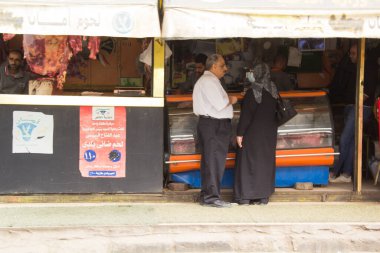 CAIRO, EJİPT 21 ARALIK: 21 ARALIK, 21 ARALIK 2021 'DE, Kahire' de şehir hayatı