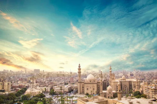 Pěkný Výhled Mešitu Madrasu Sultána Hassana Káhiře Egypt — Stock fotografie