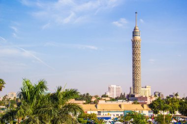 Kahire Kulesi 'nin güzel manzarası ve Kahire, Mısır' daki Nil seti