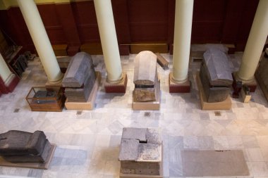 CAIRO, EGYPT - 29 Aralık 2021: Kahire, Mısır 'daki Mısır Müzesi' nde dünyaca ünlü antik sergiler